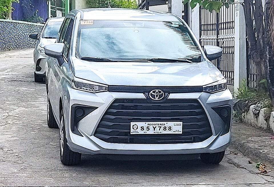 Sewa Toyota Avanza / Veloz Batam